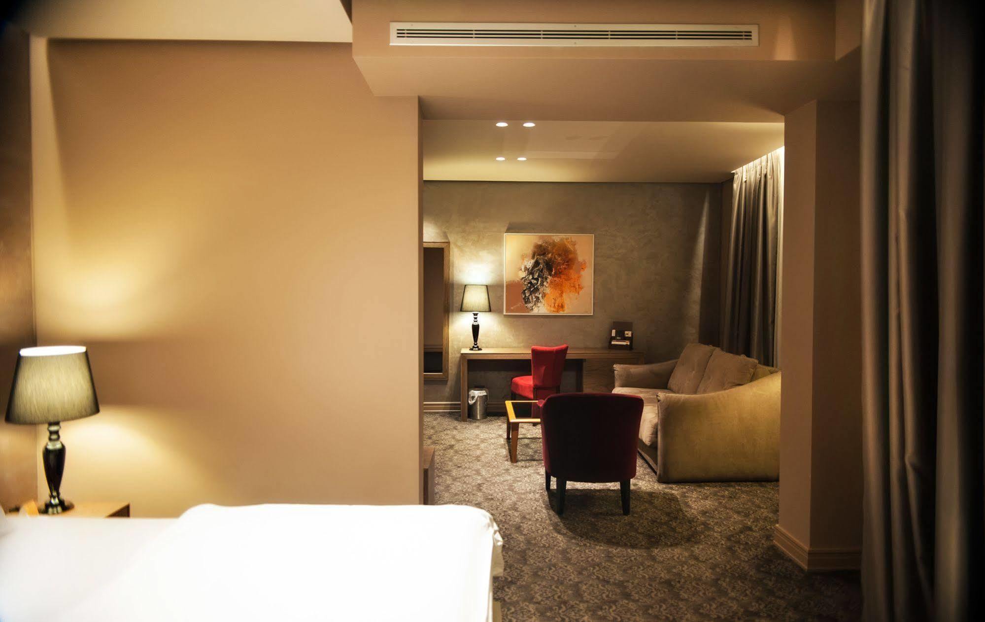 Hotel Mondial 4*